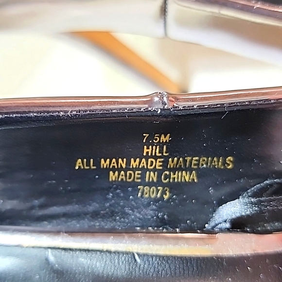 Nicole Miller New York Women's pumps, Size 7.5. - Picture 2 of 9